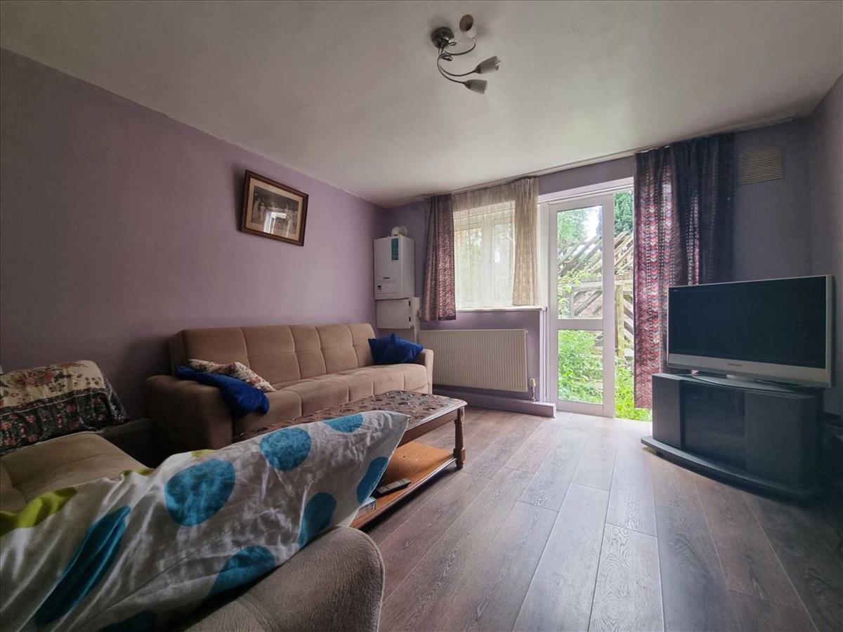 Property Image fb46d1d5-8872-444b-9a46-3f4cbab1dd0d