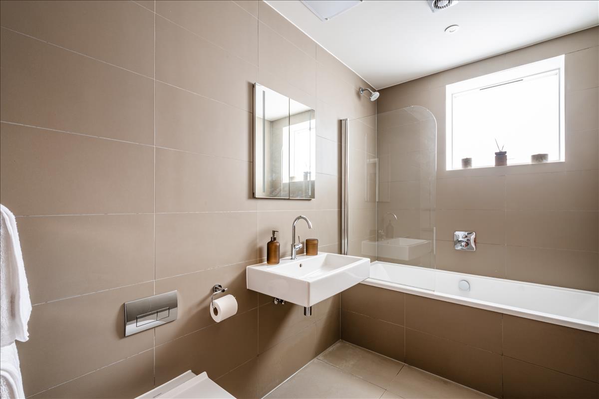 Property Image fb6b38b7-cd32-432d-aa1a-ab00af58f7a1