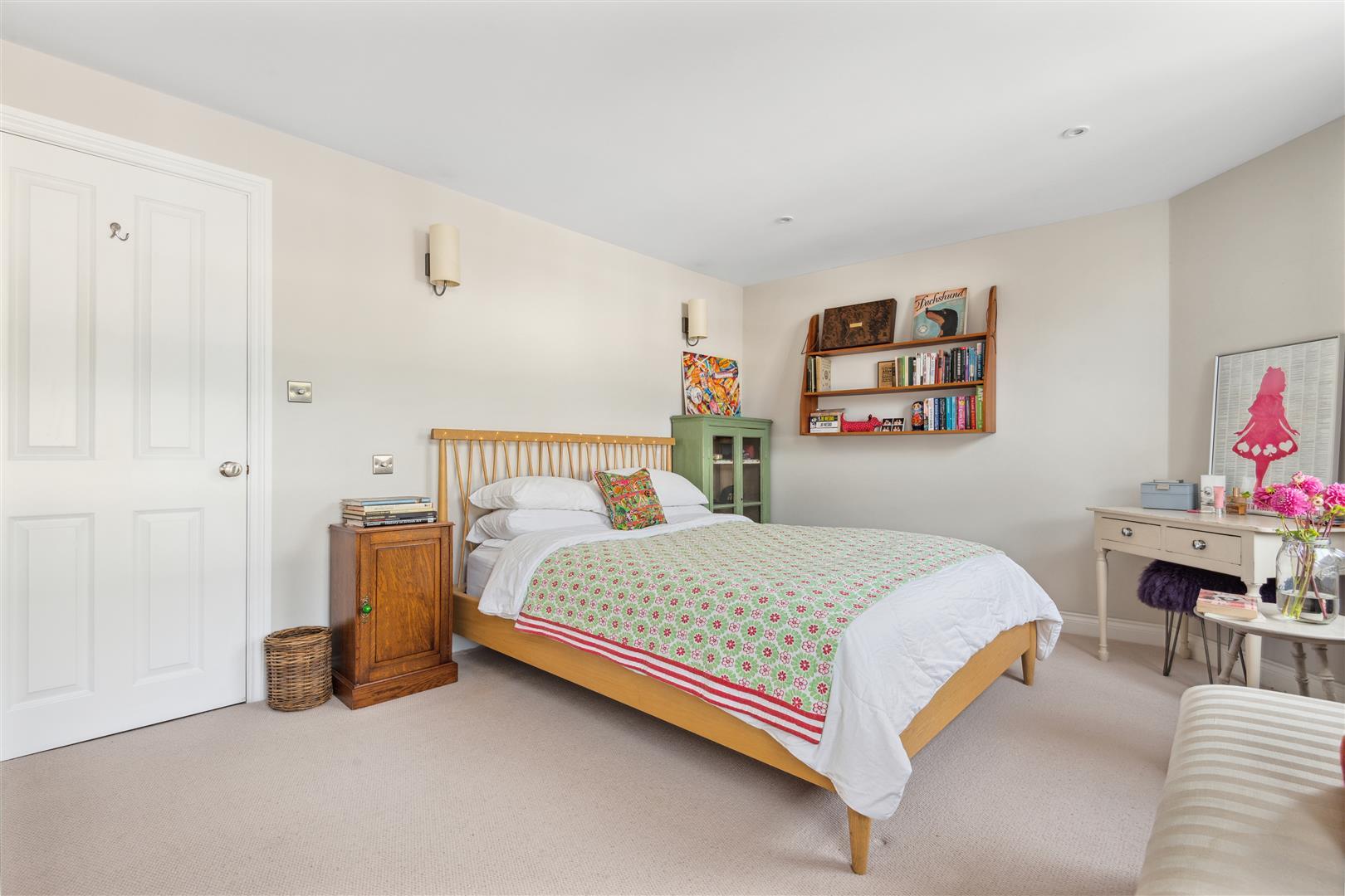 Property Image fb863303-280e-41c5-8db7-f090d590b4e9