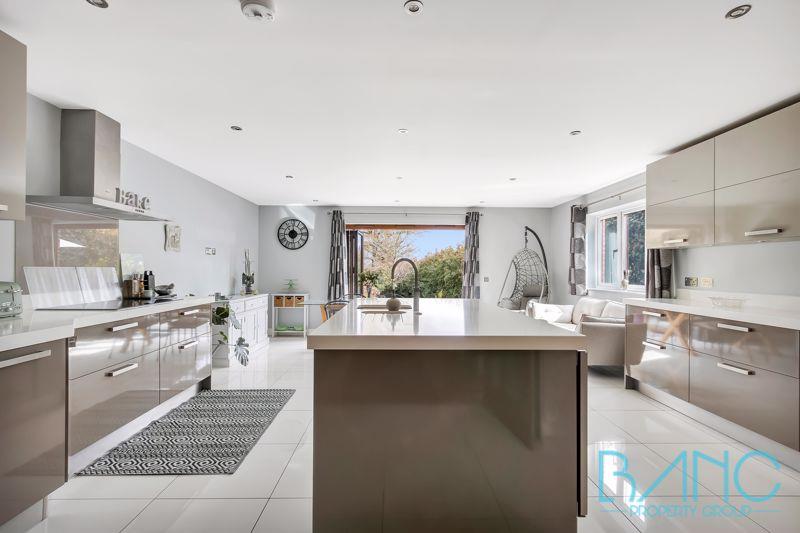 Property Image fba61d51-f696-4dc6-9ad4-ffde2a031dfc