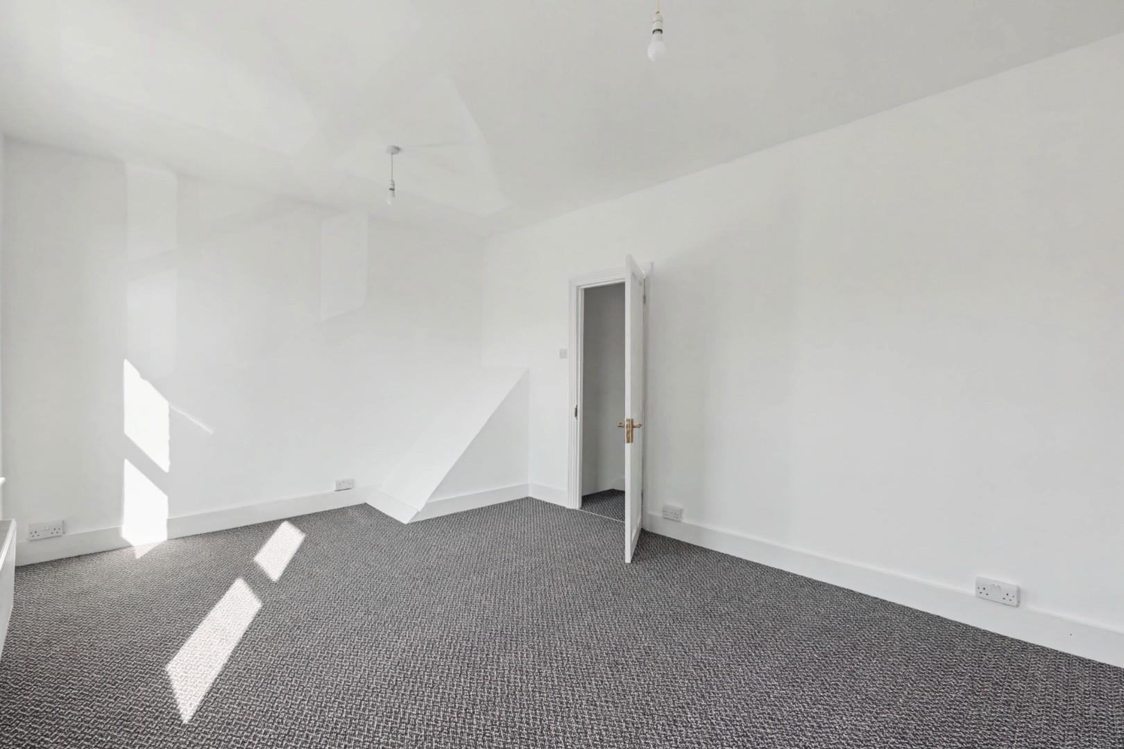 Property Image fbc3296e-4aa4-4d3d-8954-c678303eaf73