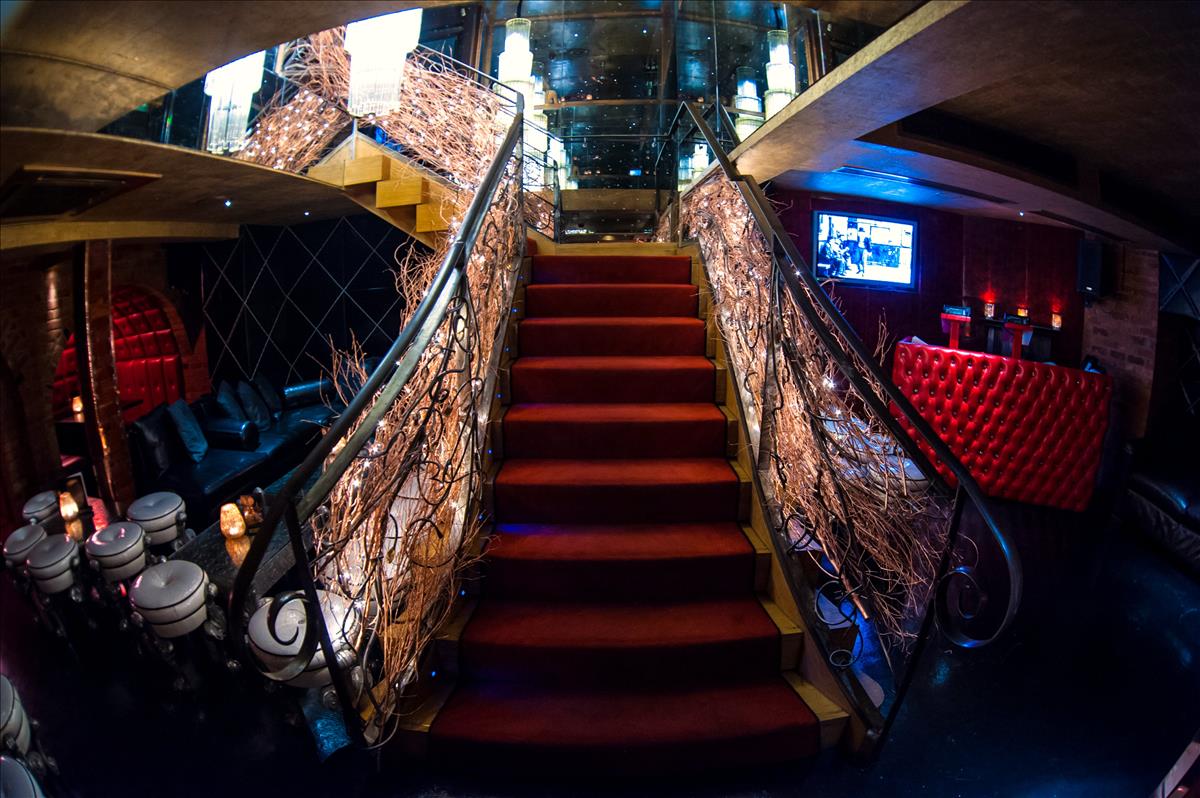 Bar to rent in London