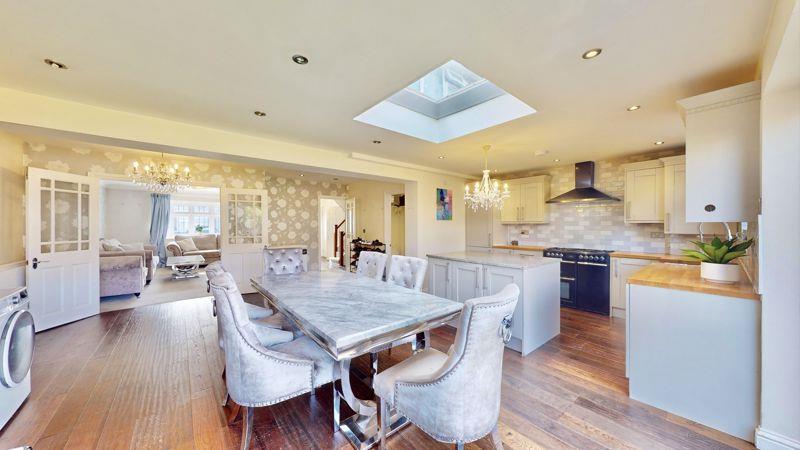 Property Image fbe16d0a-c0ec-4fc8-90e6-5099688d9b12