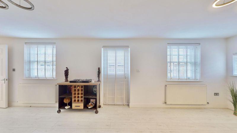 Property Image fbe7a0d1-7325-424f-a344-87cdfdc3c019