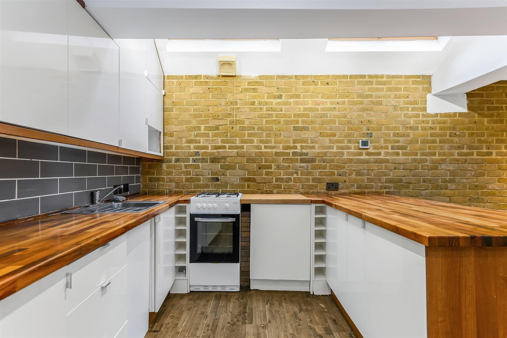Property Image fbecada2-3a04-4e2f-a515-884c5ac21768