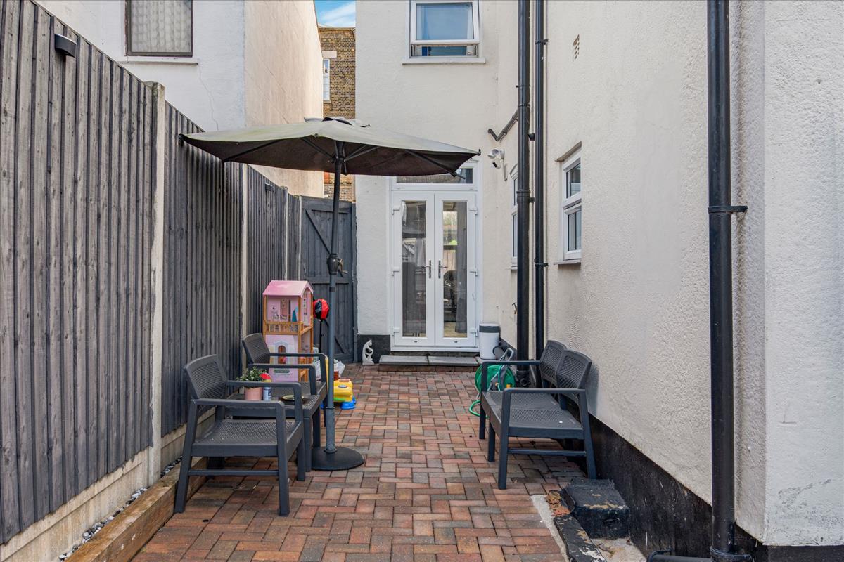 Property Image fc30a114-0a6b-44a6-add8-e8ba7e5c4893