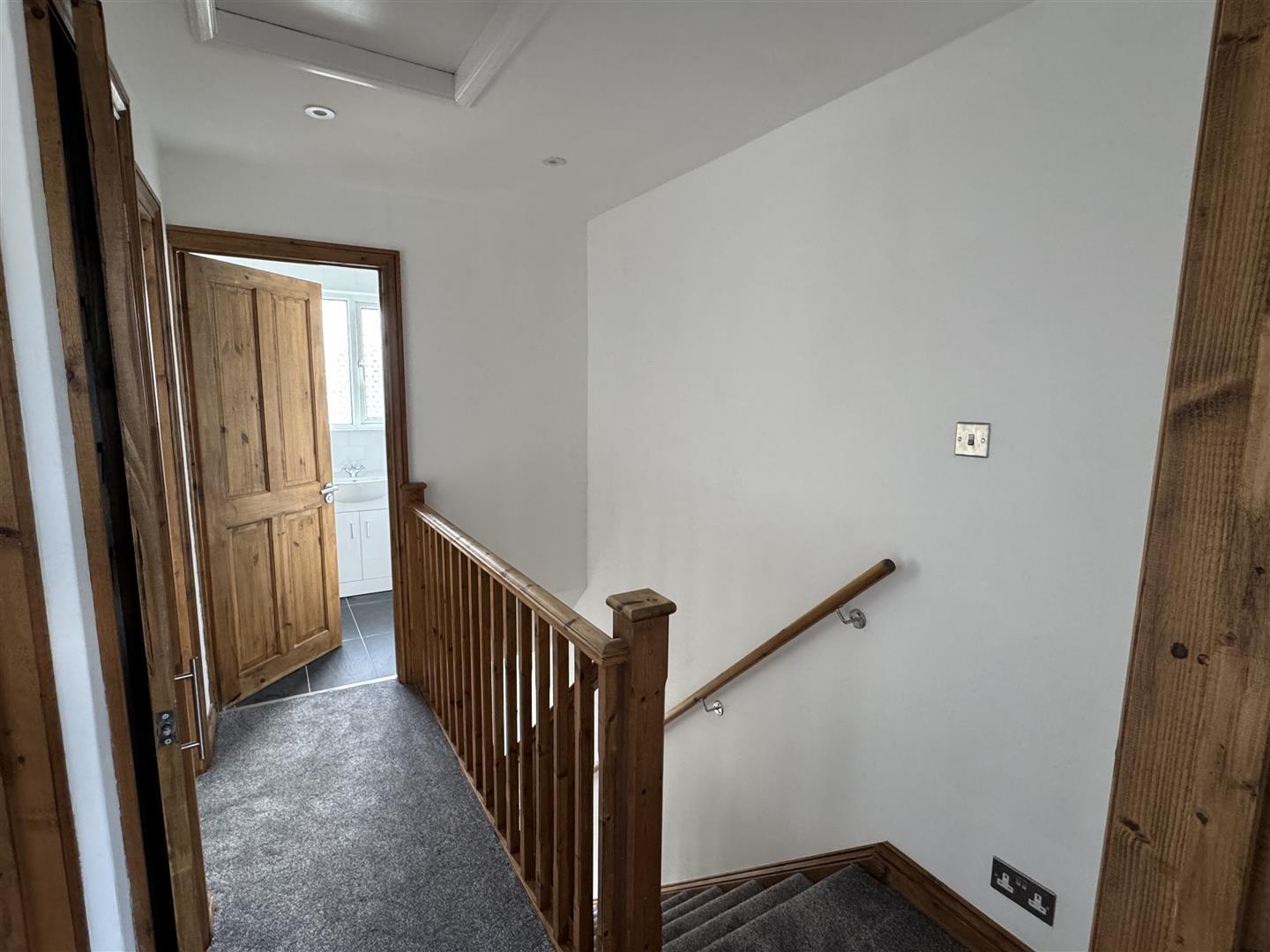 Property Image fc8f049f-728d-45d5-85a6-4e419a70c496