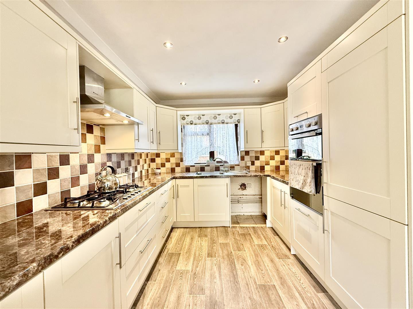 Property Image fc955495-73dc-4572-be0e-34d17cd136e3