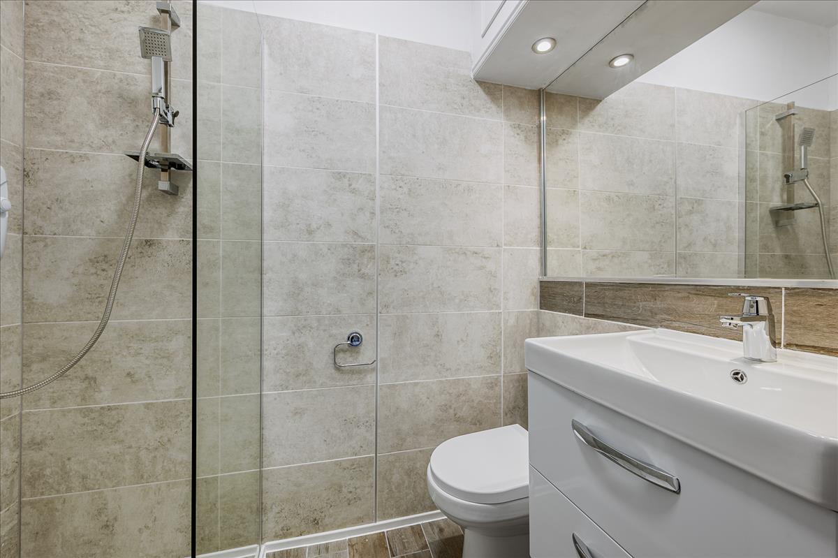 Property Image fcab84c7-268d-45c4-a479-bd67178e24a7