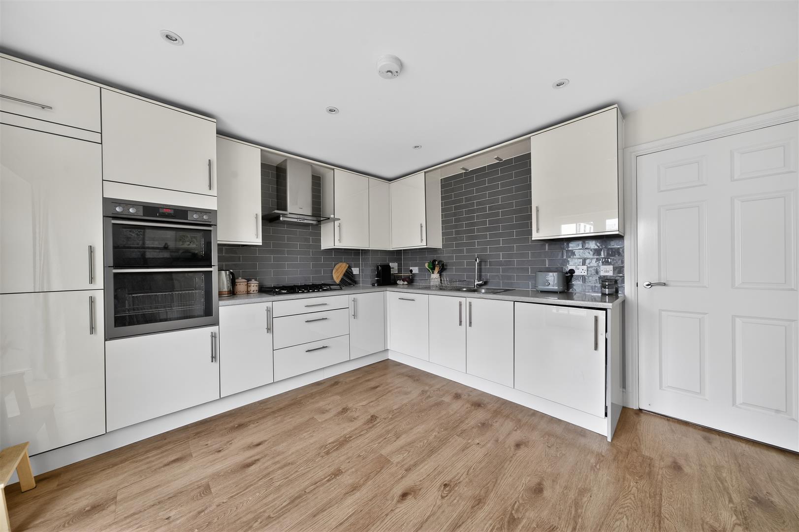 Property Image fcd135a8-3bb3-491f-bf24-cba10576a090