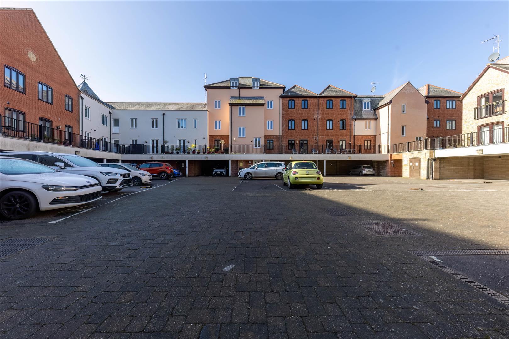 Property Image fcf5fc81-55d8-4a0f-9c7a-b83d573ba51d