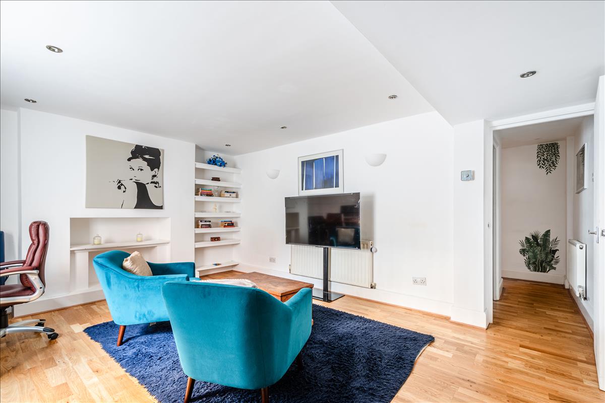 2-bed flat for sale on Leigh Street, Bloomsbury, Camden, WC1H