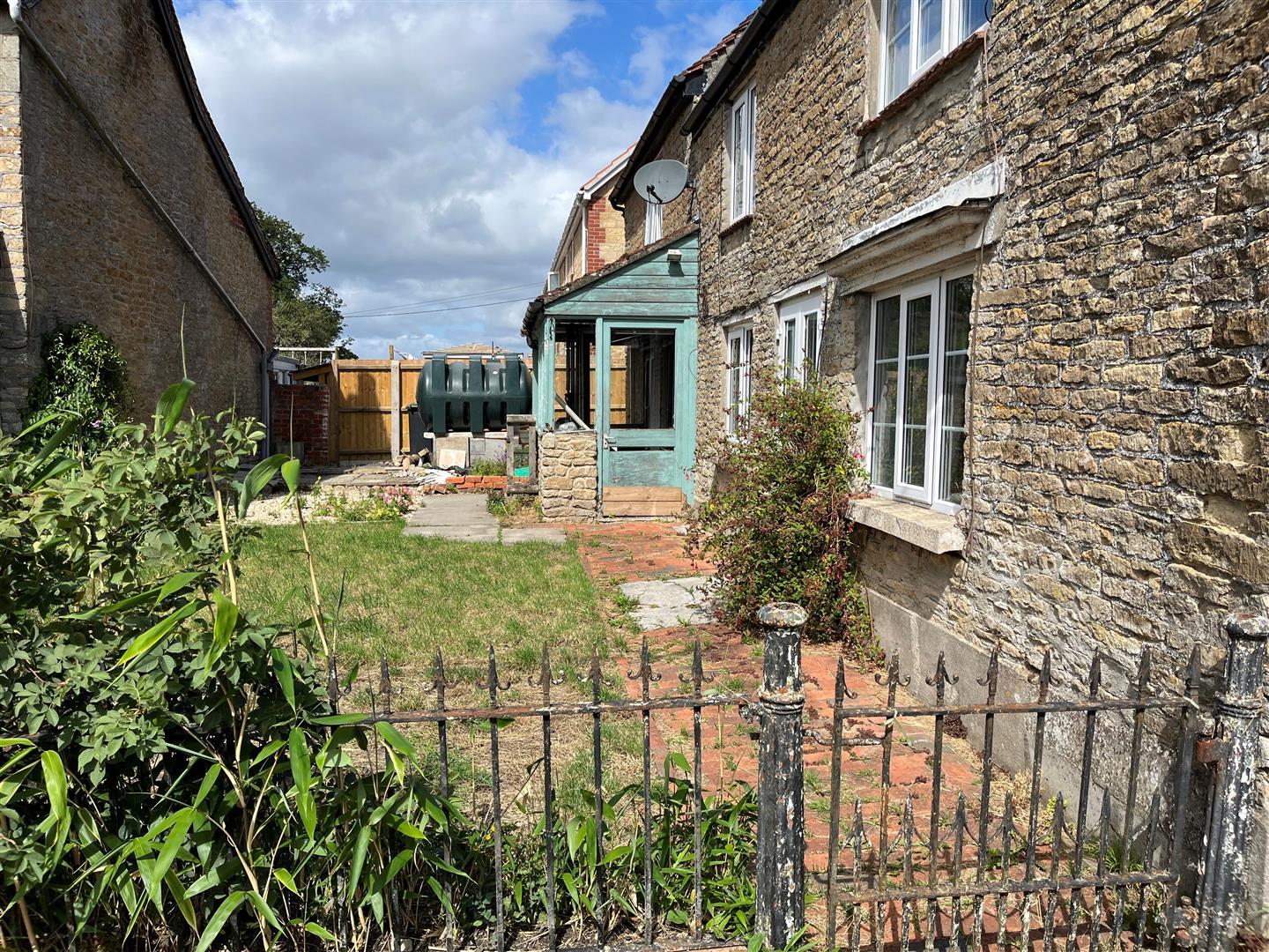 Property Image fdea6b19-4bee-4f29-aa92-9373f6bd04fa