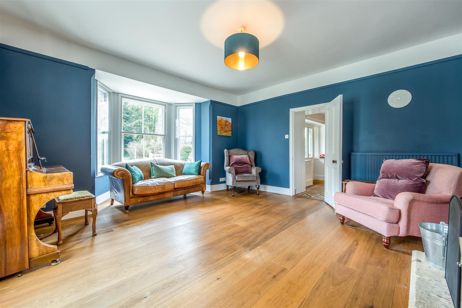 Property Image fe126bbf-ac7b-4e54-8309-c3f2399452dd