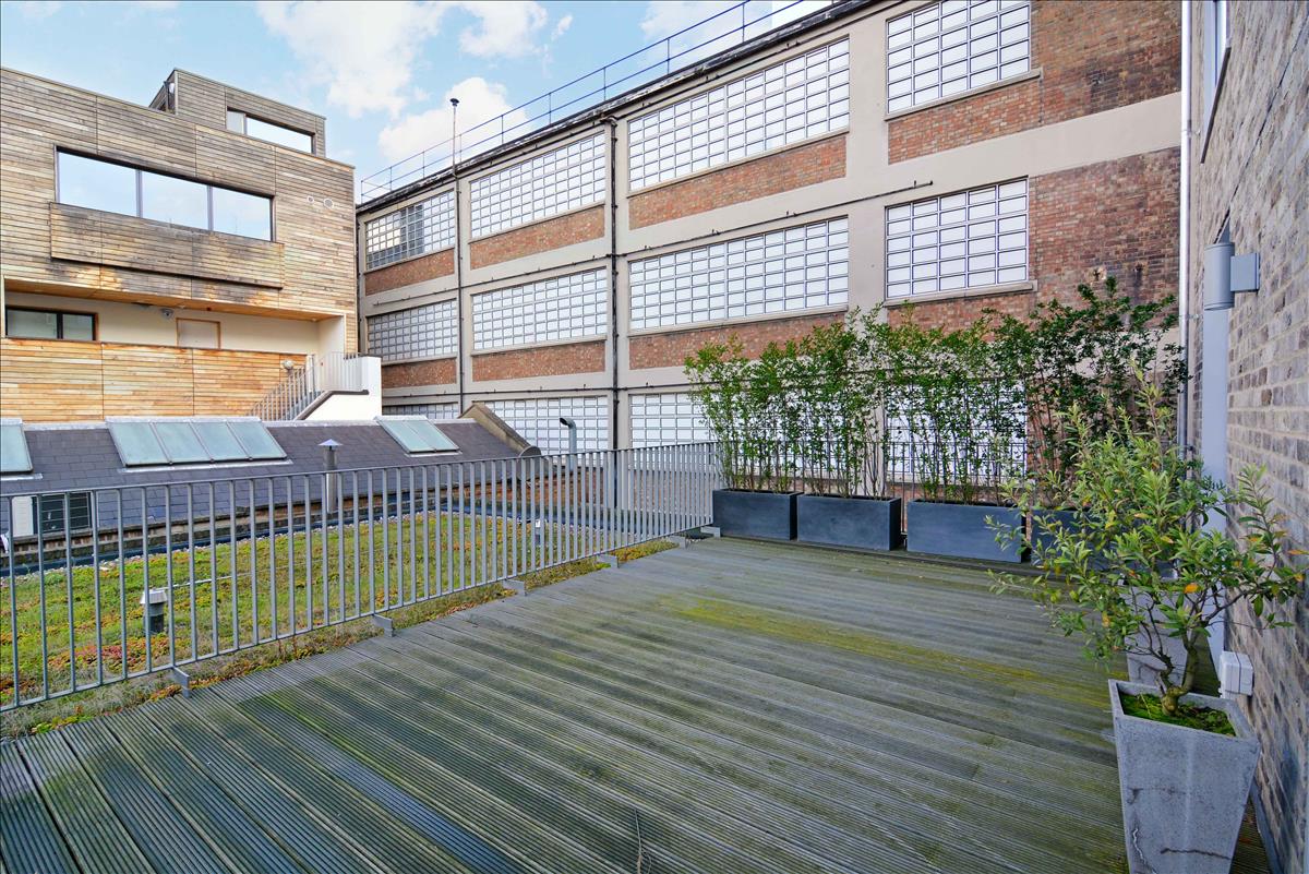 architecturally designed 2bed new build for rent in haggerston