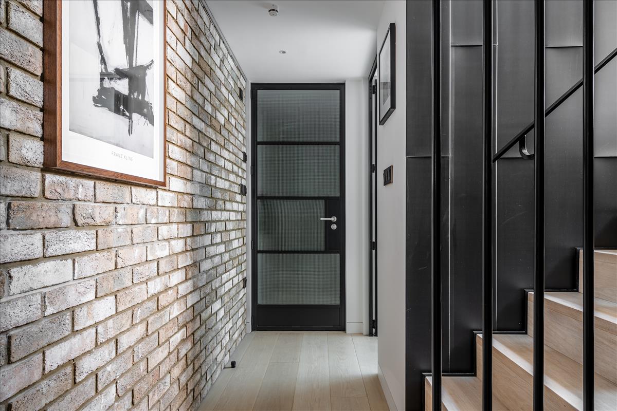 Three bed mews house development with architecturally designed interiors for rent e2