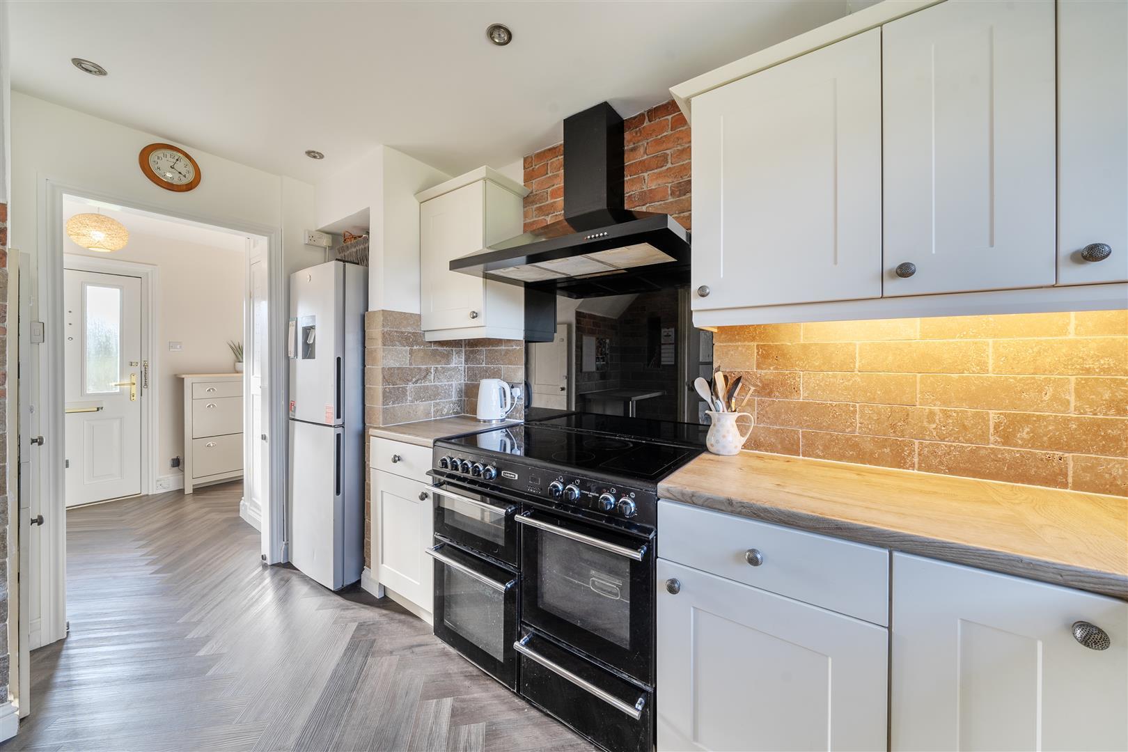 Property Image fea35719-e341-419a-b8b9-14dbf7518a8c