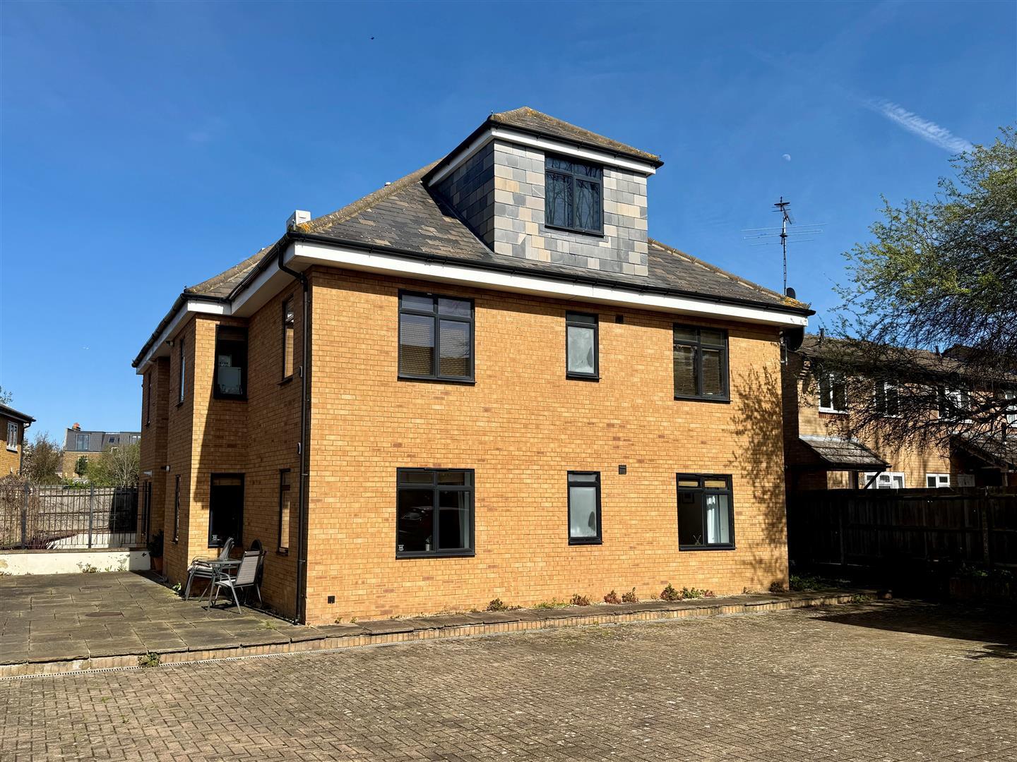 Property Image fed83215-8d27-4b88-aa98-19e57e38e609