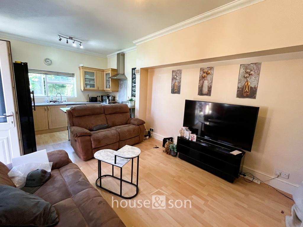 Property Image fee3bb03-5d2e-4cc2-85b3-eb05db48c313