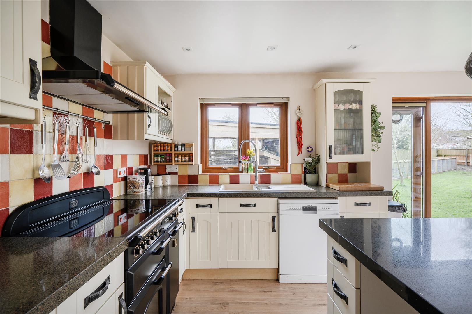 Property Image ff9861dc-56e8-49e7-9ea3-85504a944259