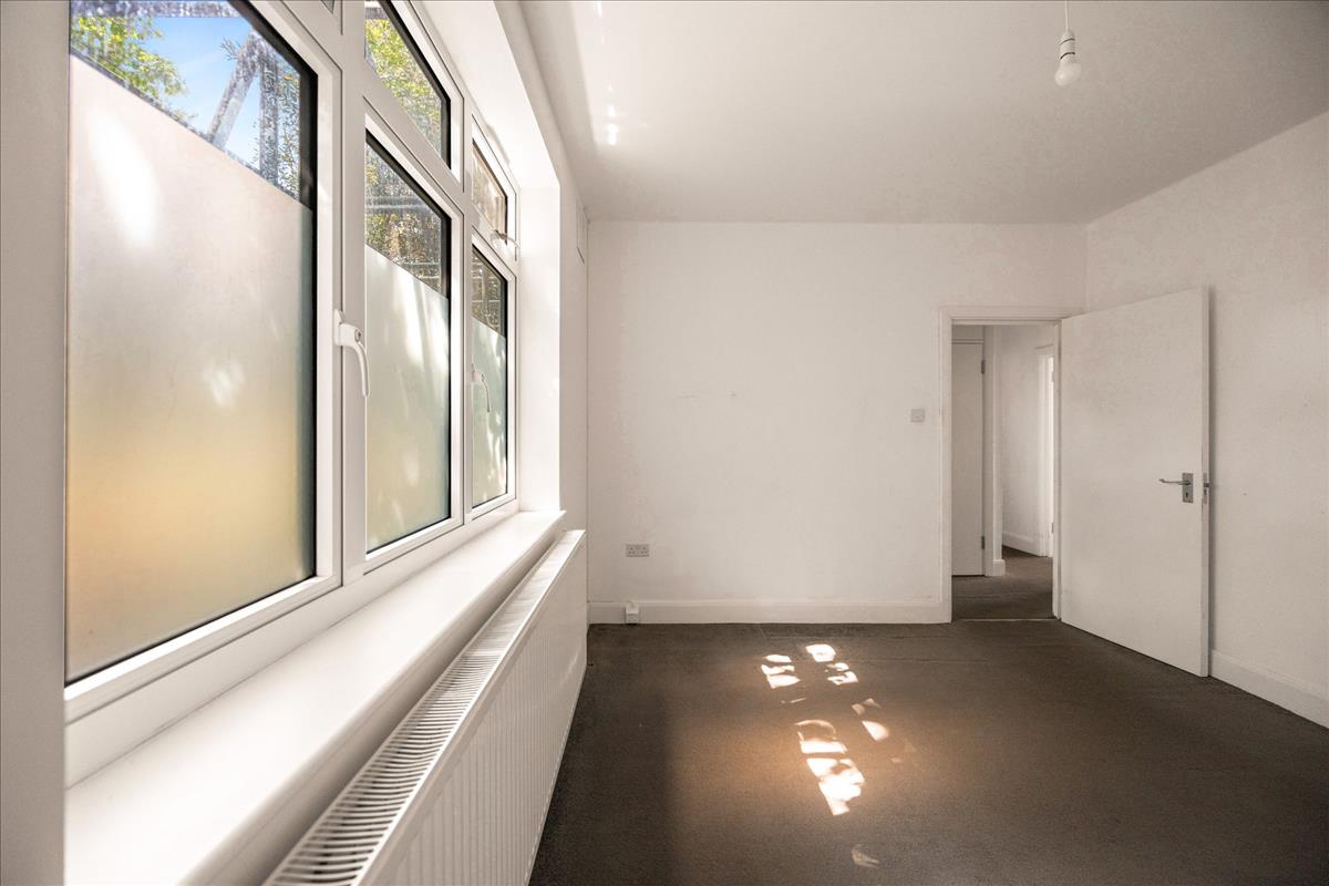 Property Image ffa9d4e7-9a06-40a0-bf1c-1704d2477d5c
