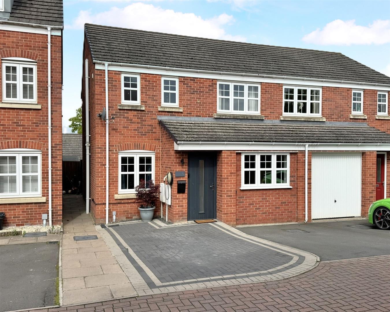 Property Image ffbd8395-c1b3-498c-8f53-03819d9c97b7