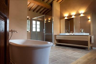 Master Bathroom.jpg