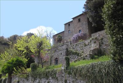 Abode Italian real estate, Castello Neve, Poggioni, Cortona, view of castle