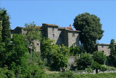 Castello Neve, Poggioni, Cortona, view of castle from below