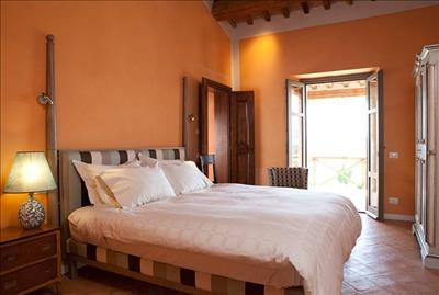 cottage double bedroom - Copy.jpg