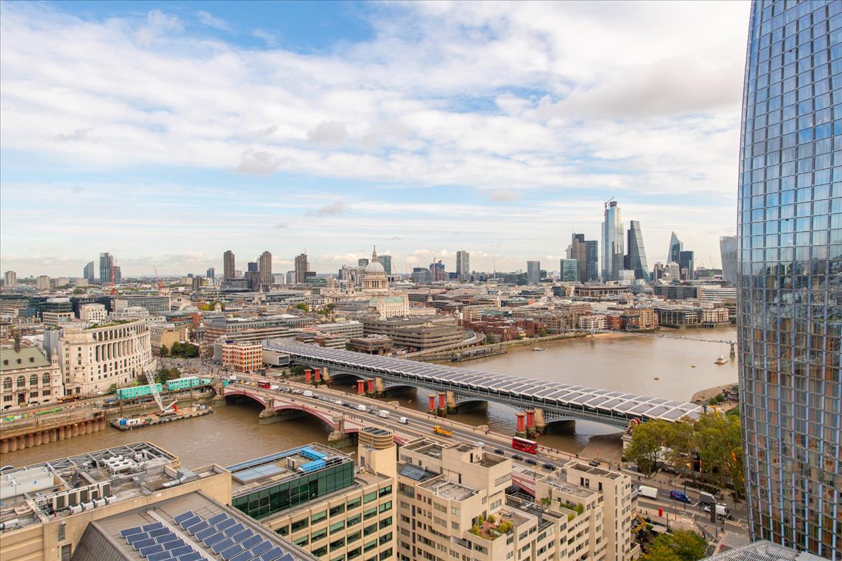 Southbank Tower - Outside view