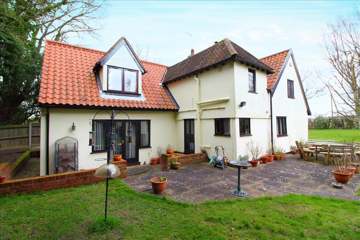 Palmer and Partners Colchester Estate Agents. Property for sale in Langham.