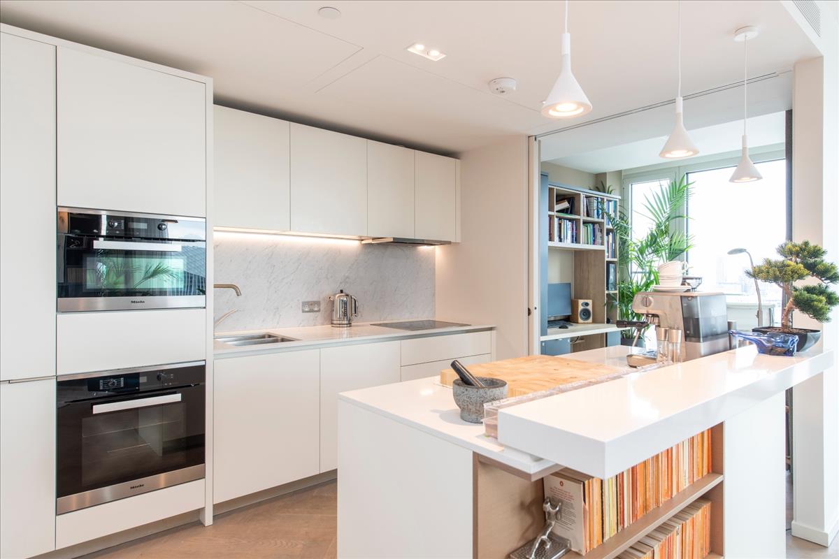 Southbank Tower - Apartment Kitchen