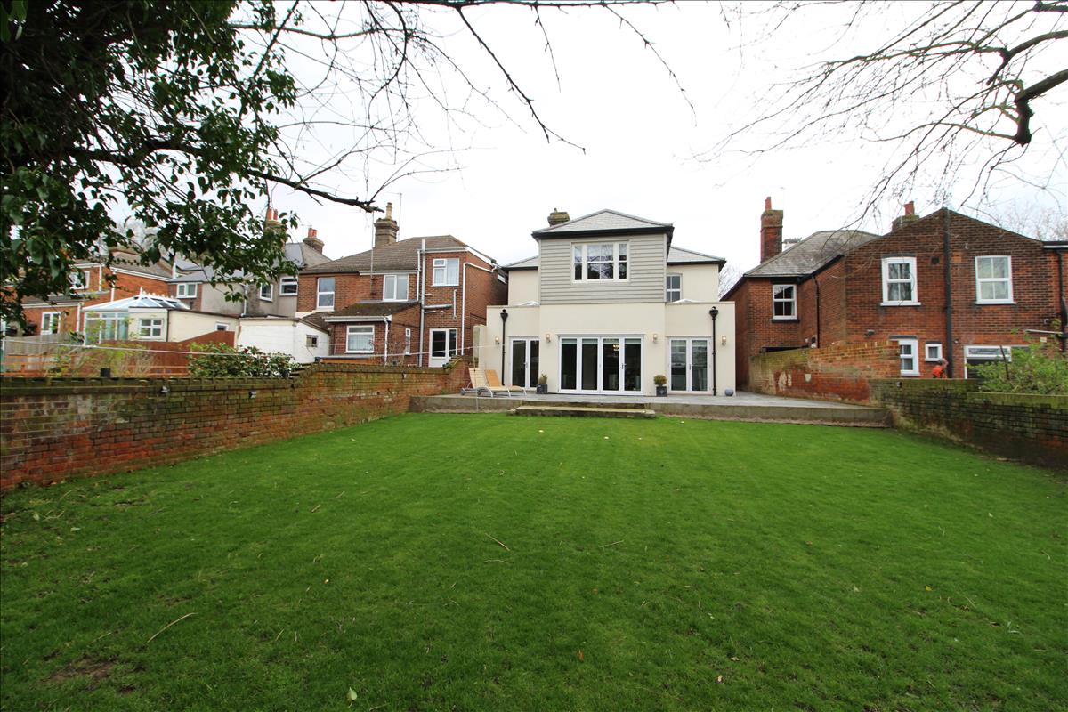 Palmer and Partners. Estate agents in Colchester 